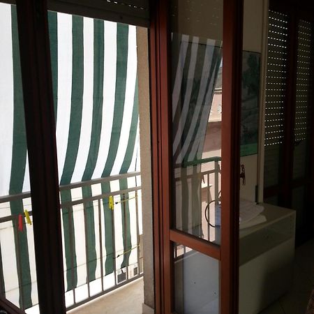 شقة Casa Mazzini Yellow فافينانا المظهر الخارجي الصورة